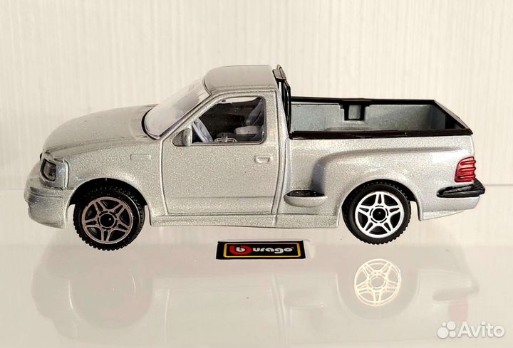 Ford SVT F-150 Bburago 1 43 коллекционная модель