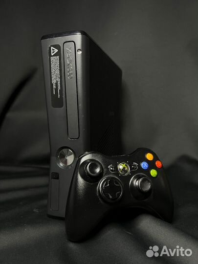 Xbox 360 Slim 250Gb + 750 Игр (Прошита)