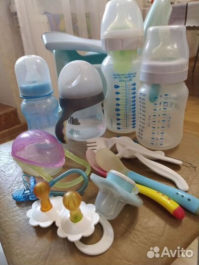 Бутылочки для кормления +пустышки пакетом