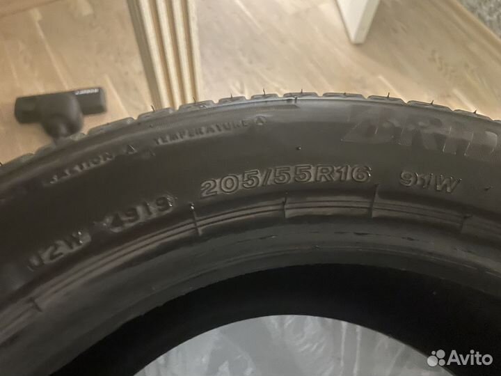 Bridgestone W960 2.25/55 R16