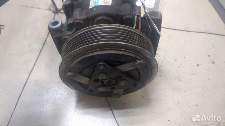 Компрессор кондиционера Peugeot 308