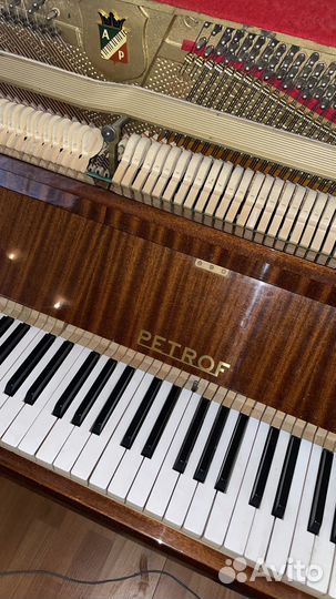 Пианино Petrof
