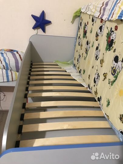Продам детскую кровать б/у