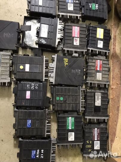 Блок управления двигателем VAG