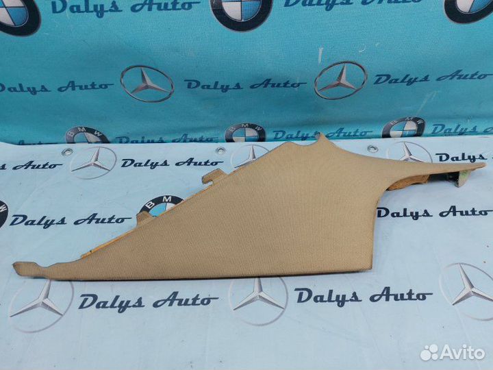 Обшивки стоек задние Mercedes-Benz E-Class W211