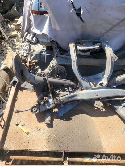 Задние рычаги ступица на бмв е32 750