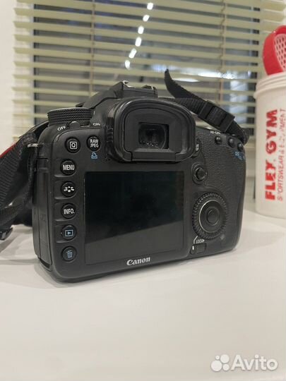 Фотоаппарат Canon 7d + 2 объектива (пробег 10400)