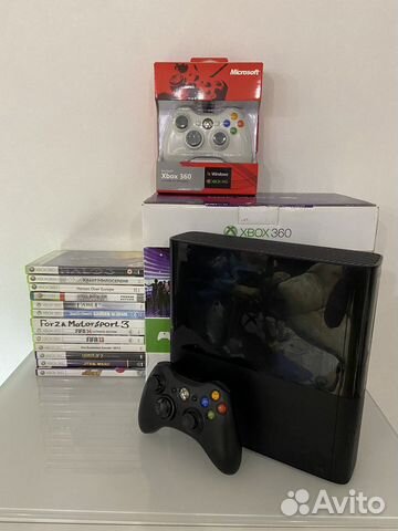 Xbox 360, 13 игр на дисках, 2 геймпада