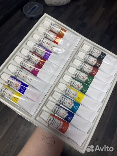 Набор масляных красок, холсты