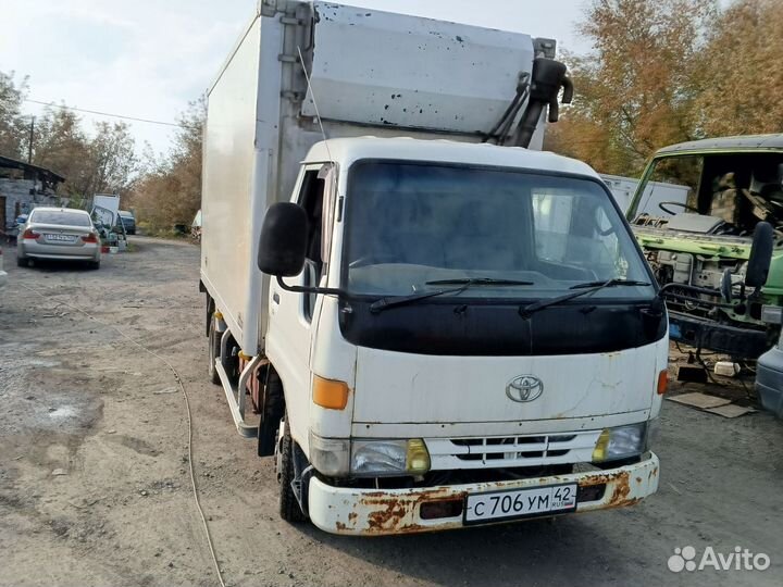 Toyota Dyna кабина