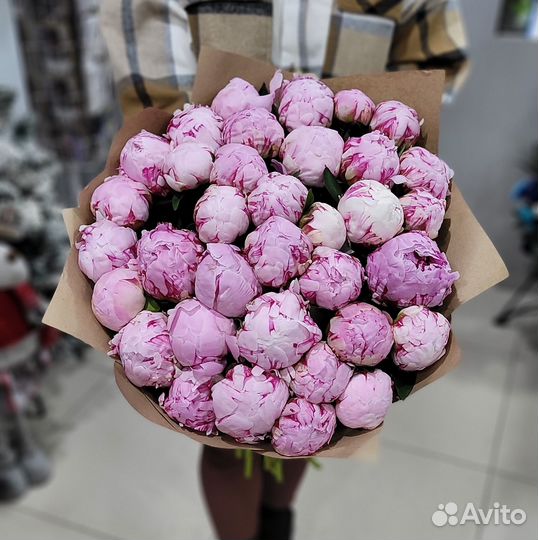 Пионовидные розы и пионы