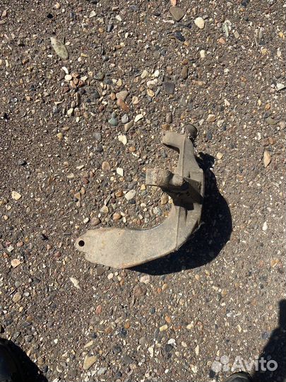 Кулак поворотный левый на форд фокус 2