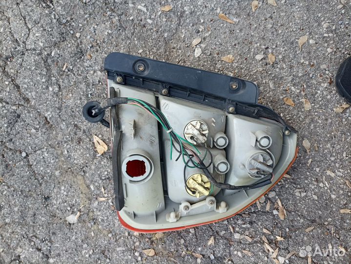 Задние фонарь