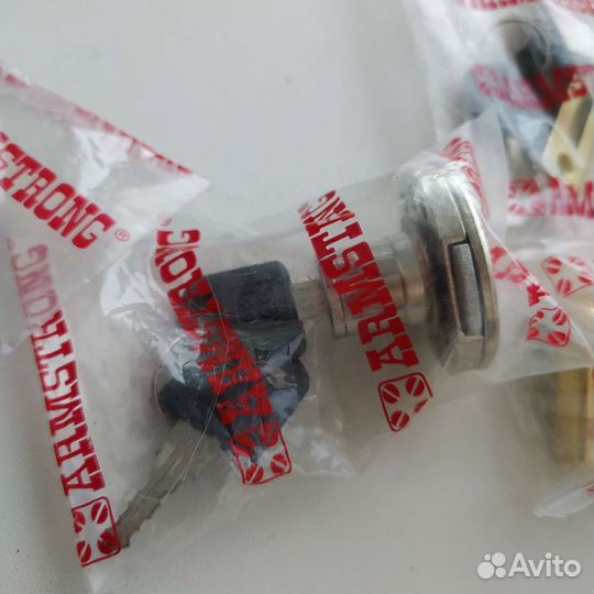 Замок мебельный. Армстронг. Италия