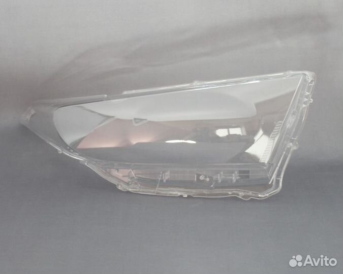 Новые стекла фар Toyota Highlander 2 3