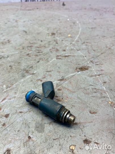 Форсунка топливная Lr Range Rover Vogue L322 4.2