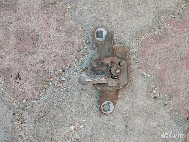 Замок капота Renault Scenic 1