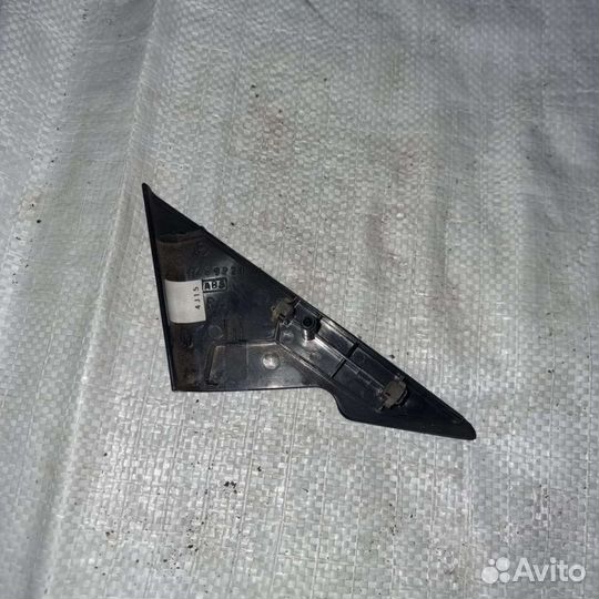 Внутренняя накладка зеркала правая mazda 6 gg