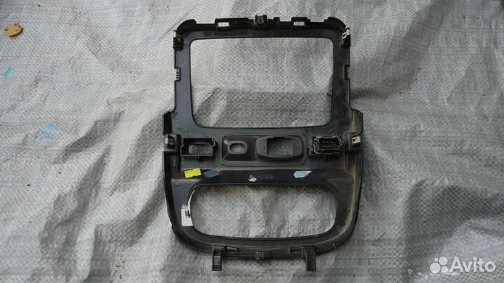Консоль центральная Renault Duster I