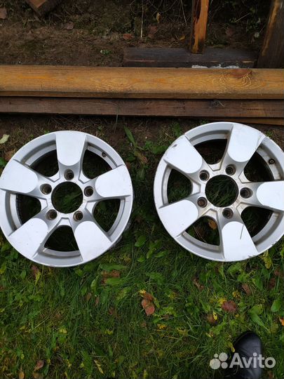 Литой диск на Шевроле-Нива