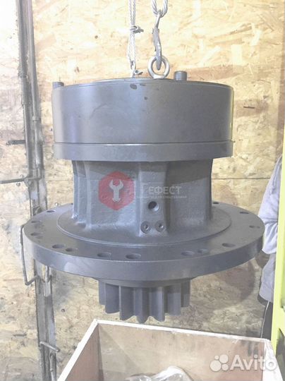 Редуктор поворота Hitachi ZX350K 9204194