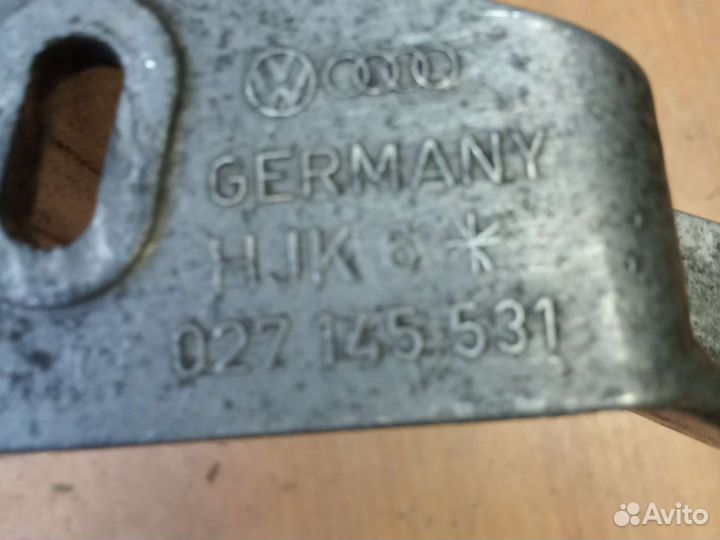 Кронштейн насоса гур VW golf 2/jetta2/passat B3