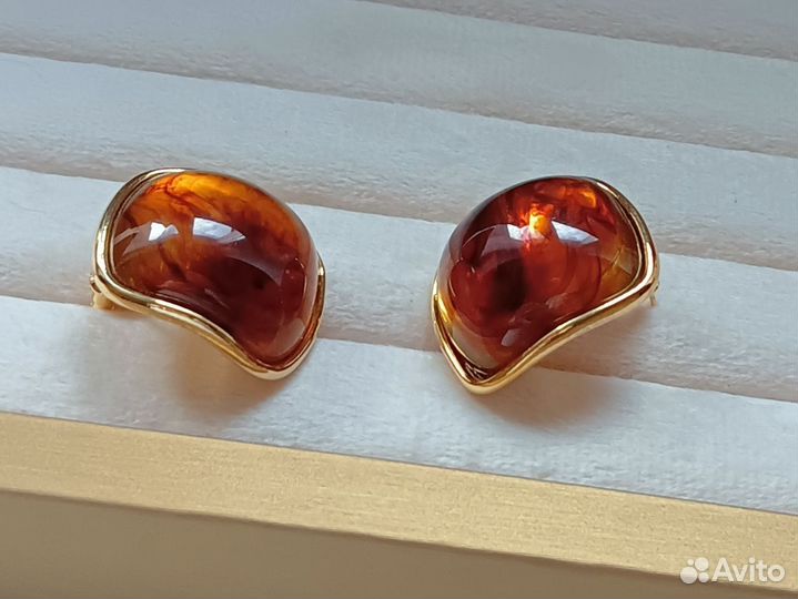 Серьги стильные модные