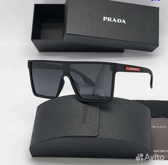 Солнцезащитные очки Prada