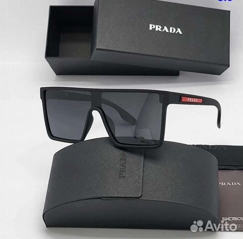 Солнцезащитные очки Prada