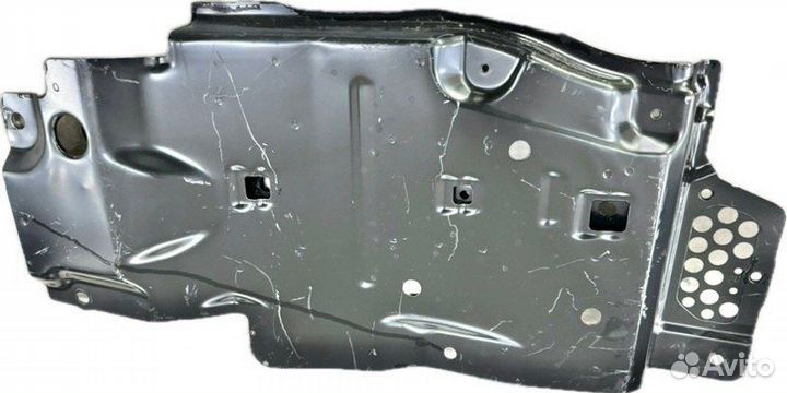 Защита двигателя правая Toyota Land Cruiser 200