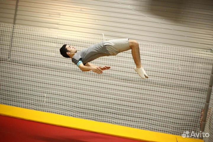 Инструктор по батуту