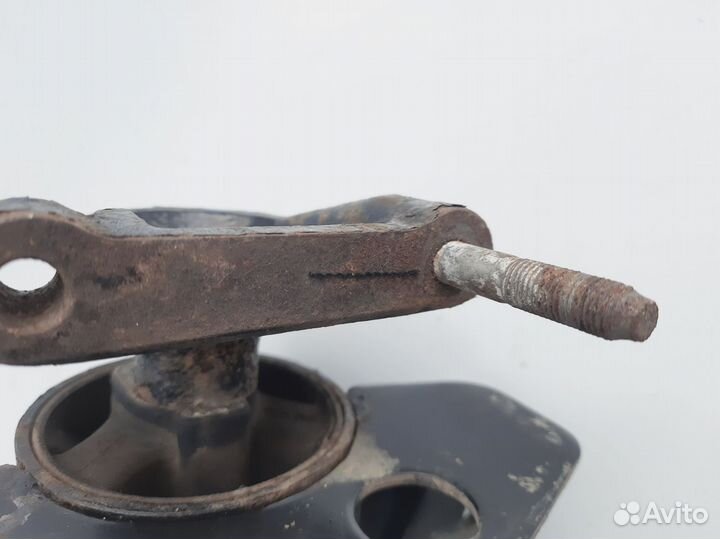 Кронштейн двигателя правый Daewoo Matiz