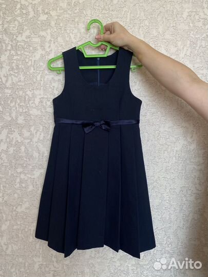 Школьная форма на девочку, платья, кофты и тд