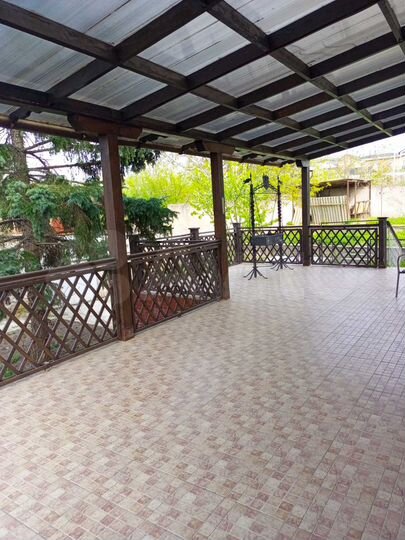 Дом 206,6 м² на участке 12 сот.