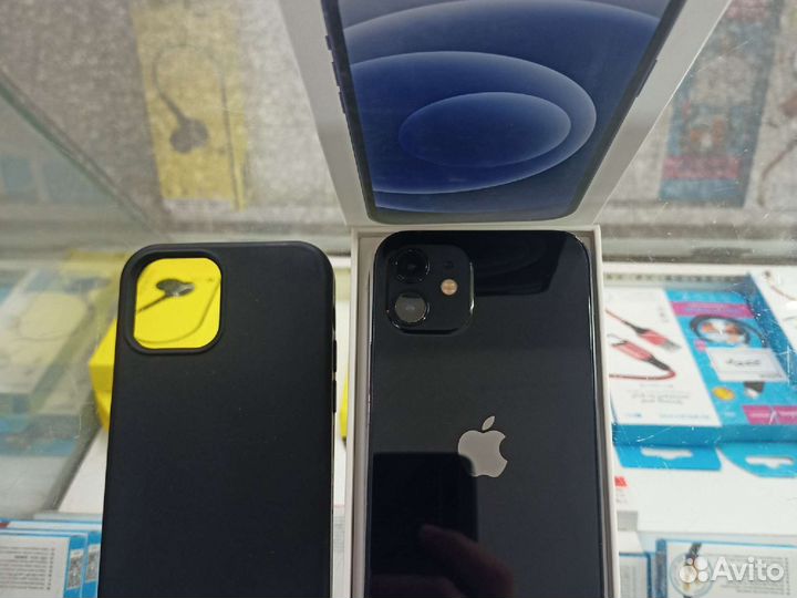 iPhone 12, 64 ГБ