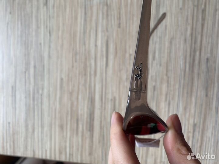 Солнцезащитные очки Ray Ban