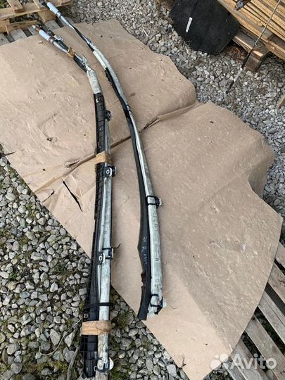 Шторка безопасности правая Mercedes W211 универс