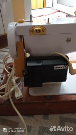 Продам швейную машинку Чайка