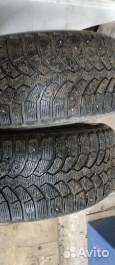 Bridgestone Blizzak Spike-01 235/50 R18 101T