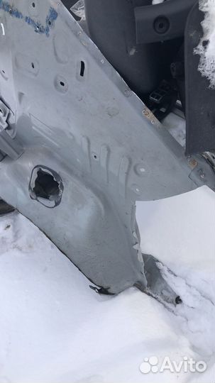 Заднее правое крыло, порозг левый арка левый