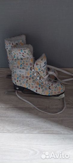 Коньки для девочки 33