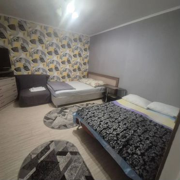 Комната 18 м² в 9-к., 1/2 эт.