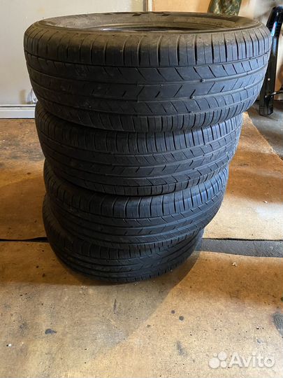 Kumho Ecsta HS52 225/60 R17