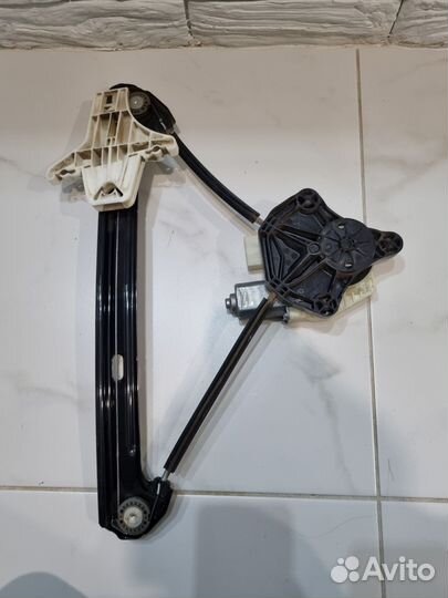 Моторчик стеклоподъемника задний левый VW golf 7