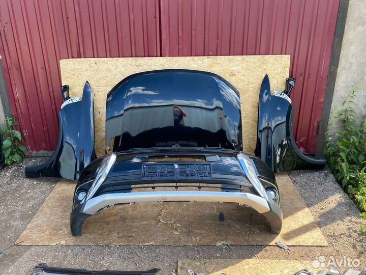 Передняя часть автомобиля Митсубиси Аутлендер 3 GF