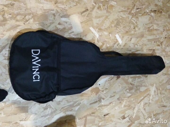 Гитара (полу акустика полу классика )