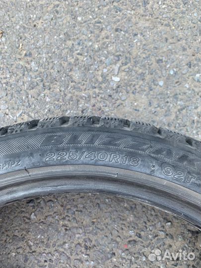 Bridgestone Blizzak DM-V1 225/40 R18