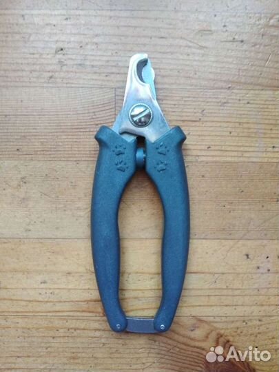 Когтерезка для собак с защитным механизмом