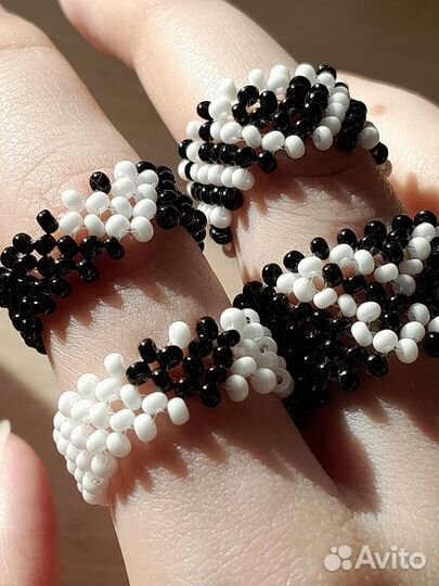 Украшения из бисера