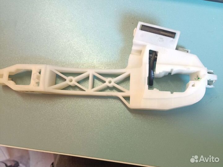 Кронштейн ручки задней левой двери Solaris 17